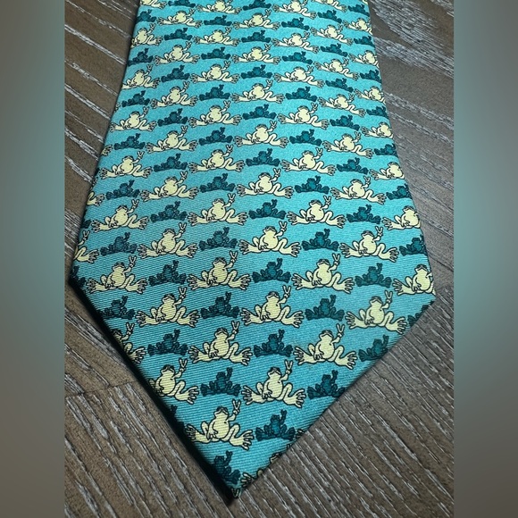 Peace Frogs Men's Necktie- 100% Silk- Frog Motif, Teal/Blue/Yellow/Green - Picture 1 of 6